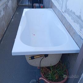 vasca da bagno di vetroresina 