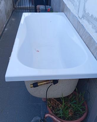 vasca da bagno di vetroresina 