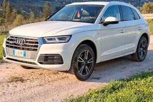 Audi Q5 2.0 tdi S-line