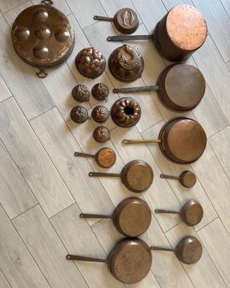 Set pentole e formine in  rame