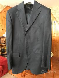 Abito blu da uomo usato