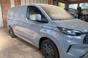 FORD TRANSIT COSTUM TITANIUM