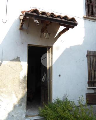 CASA SEMINDIPENDENTE A MONTÙ BECCARIA