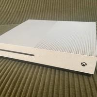 Xbox One S 1TB Bianca + Controller Series X Nero