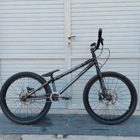 Ozonys Smith 24" Street Trial