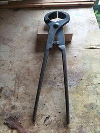 tenaglia per maniscalco