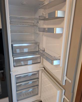 Frigorifero con congelatore da incasso Grundig