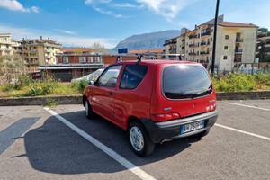 Fiat 600 anno 2000