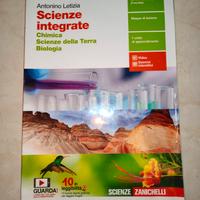 Libro di testo  scienze integrate