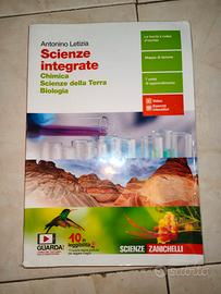 Libro di testo  scienze integrate
