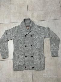Maglione con chiusura a bottoni 