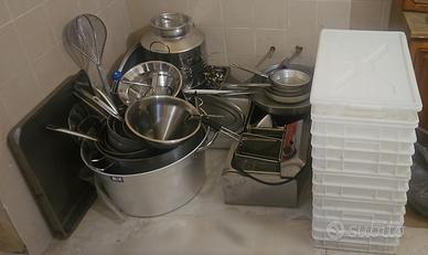 SERVIZIO PENTOLE PIATTI RISTORANTE 