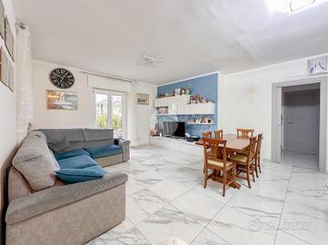 PORZIONE DI BIFAMILIARE A TERAMO