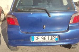 toyota yaris a Portoferraio (isola d'Elba)