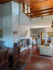 Villa di 419 m² con più di 5 locali e box auto dop