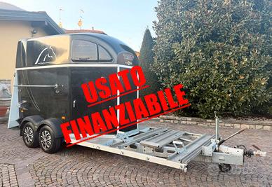 Trailer van per cavalli Humbaur con porta carrozze