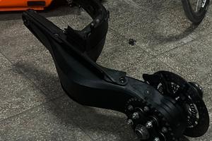 Forcellone completo Ktm 1390 superduke