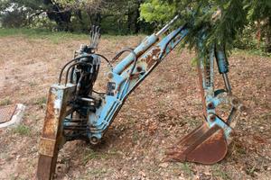 Retro escavatore per trattore