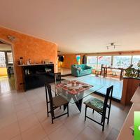 Appartamento Mansardato + P. Auto Via Petrillina