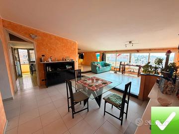 Appartamento Mansardato + P. Auto Via Petrillina