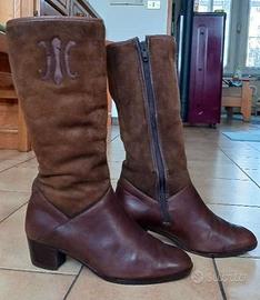 Stivali scamosciati invernali da donna