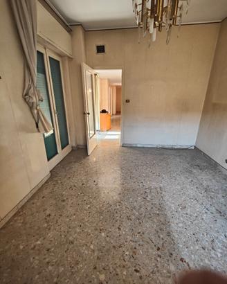 Quattro vani zona via umberto, xx settembre