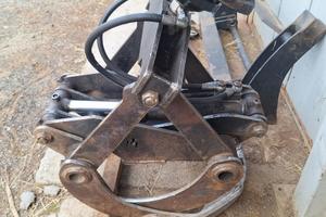 PINZA PER LEGNA DA TRATTORE