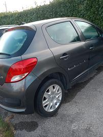 Peugeot 207 - 2010