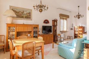 Villa Singola con ampio spazio esterni in Via Priv