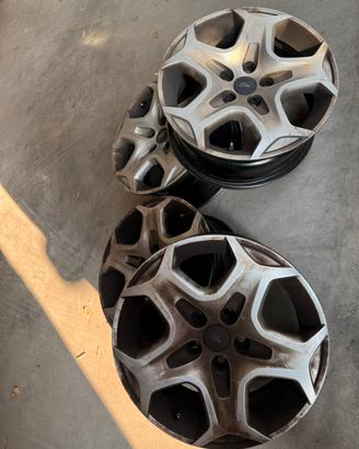 Cerchi ferro + copri cerchi Ford R 16 5x108