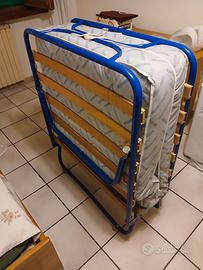 Letto pieghevole con materasso