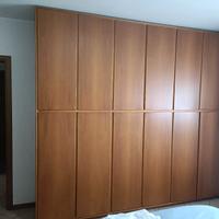 armadio camera, console e specchio e comodini 