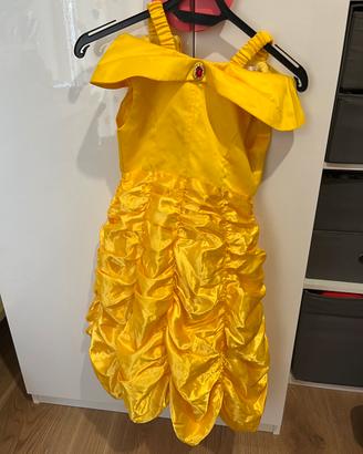 Vestito di Belle con accessori