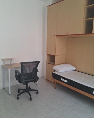 armadio a ponte  compreso letto e materasso