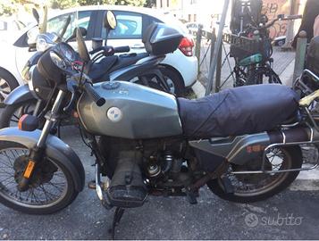 Moto storica BMV R80 ST del 1983