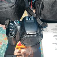 Canon EOS 200D + Obiettivo Canon EF-S 18-55mm IS