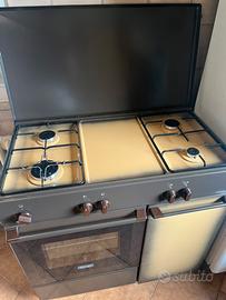 Fornello a gas DeLonghi