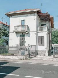 Villetta Bifamiliare indipendente ad Arona