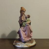 Statua in porcellana "La Medea"