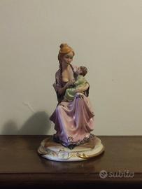 Statua in porcellana "La Medea"