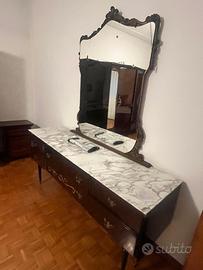 Camera da letto compresa di letto, scrivania,armad