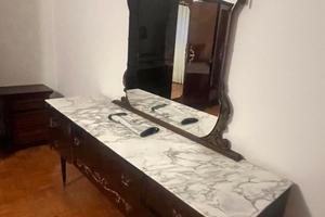 Camera da letto compresa di letto, scrivania,armad