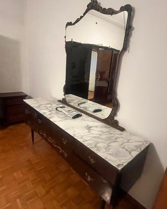 Camera da letto compresa di letto, scrivania,armad