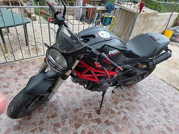 Ducati Monster 796