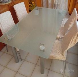 Tavolo in vetro con 4 sedie