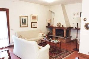 Villa di 404 m² con 5 locali e box auto a Cavriago