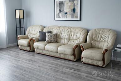 divano 3posti+ 2 poltrone