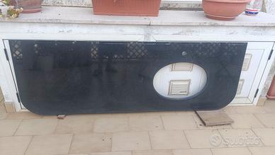 piano in marmo nero con buco lavello 