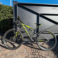 Scott Spark 760 Full Suspension 27.5 Shimano Deore