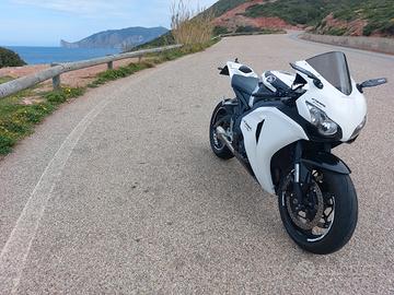 honda cbr 1000 rr